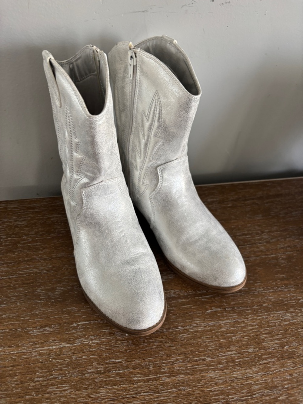 MIA Metallic Silver Western Ankle Boots girls size 5 - Picture 2 of 6